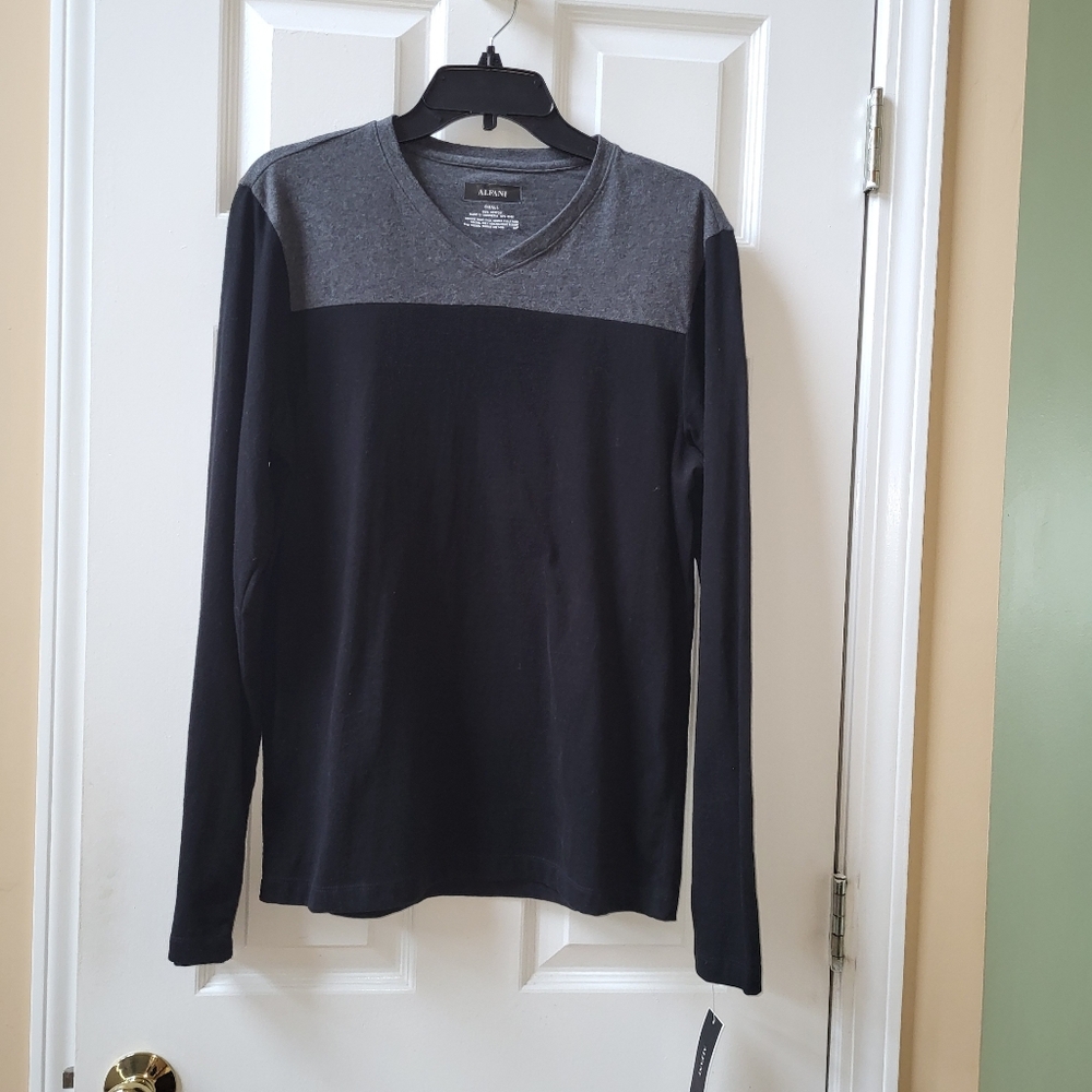 Alfani Black and Gray Long Sleeve Tee V-neck Size S T-shirt